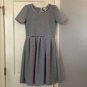 NWOT Lularoe B&W striped Amelia size M